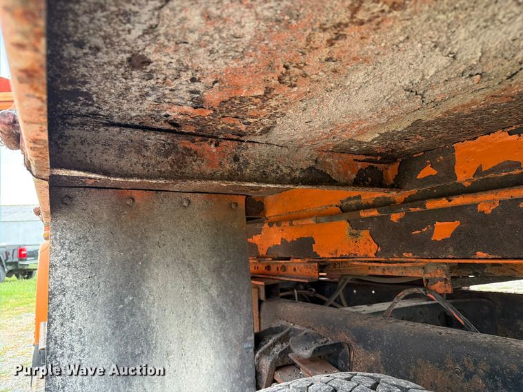 image for item FC3122 1997 International 4700 dump truck