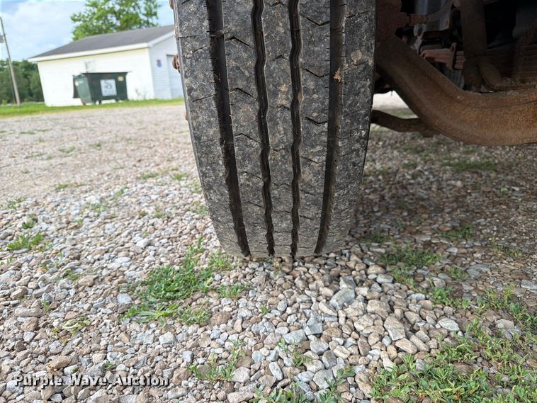 image for item FC3122 1997 International 4700 dump truck