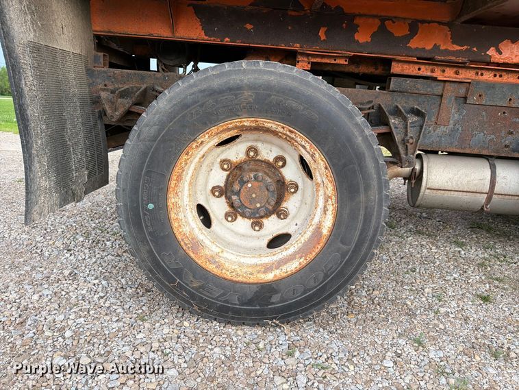 image for item FC3122 1997 International 4700 dump truck