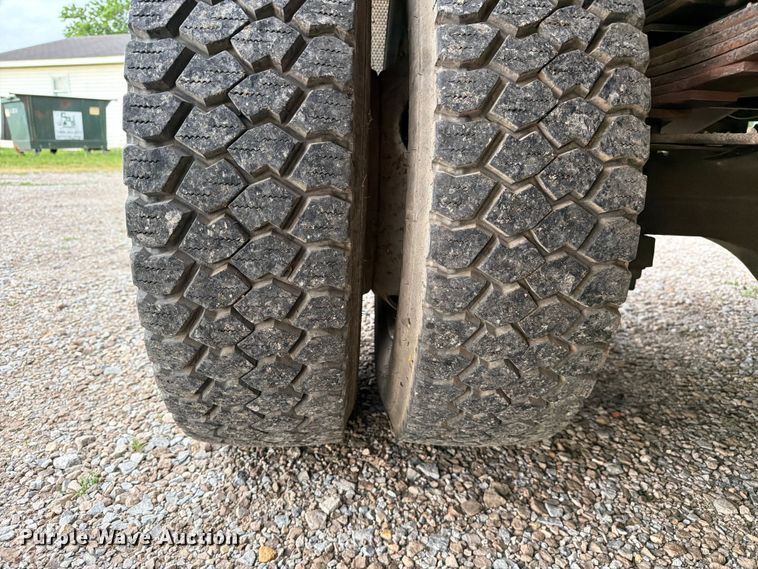 image for item FC3122 1997 International 4700 dump truck