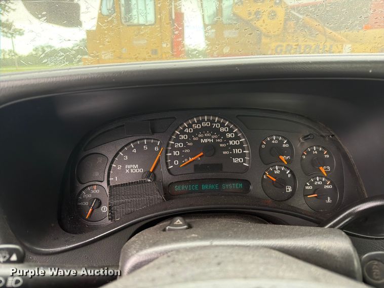 image for item FC3123 2005 Chevrolet Silverado pickup truck