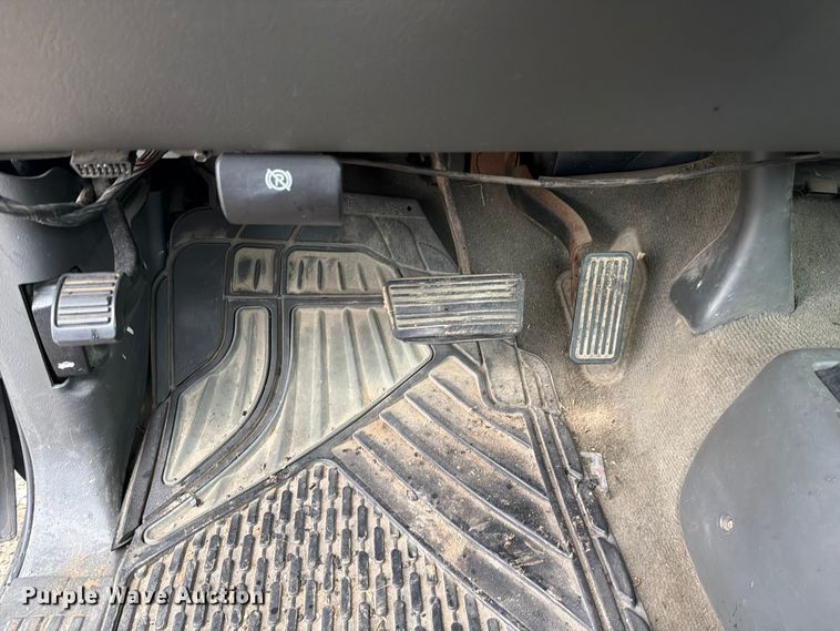 image for item FC3123 2005 Chevrolet Silverado pickup truck