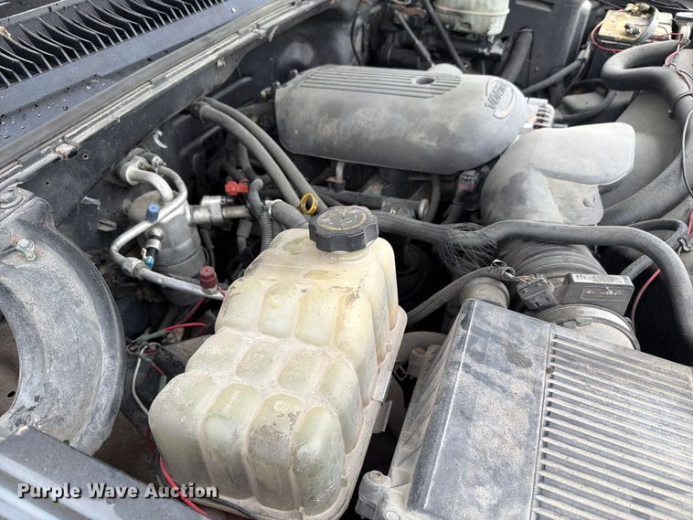 image for item FC3123 2005 Chevrolet Silverado pickup truck