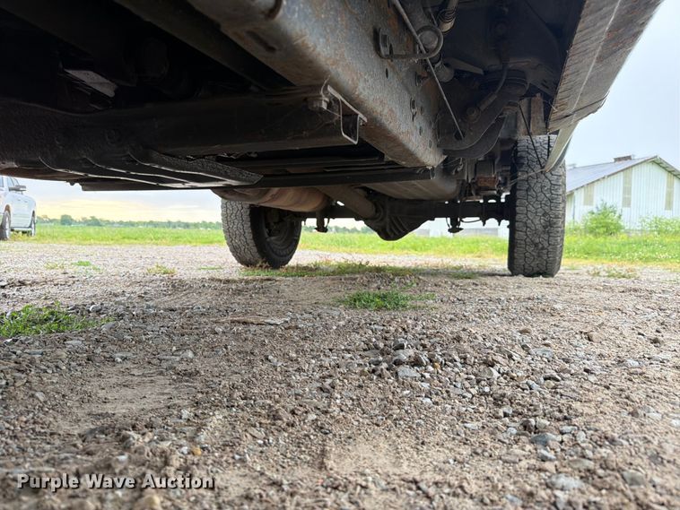 image for item FC3123 2005 Chevrolet Silverado pickup truck