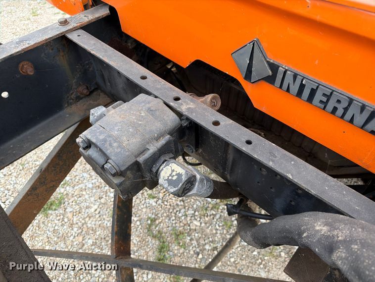 image for item FC3124 2002 International F-4900 truck cab and chassis