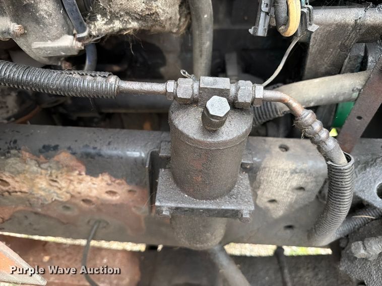 image for item FC3124 2002 International F-4900 truck cab and chassis