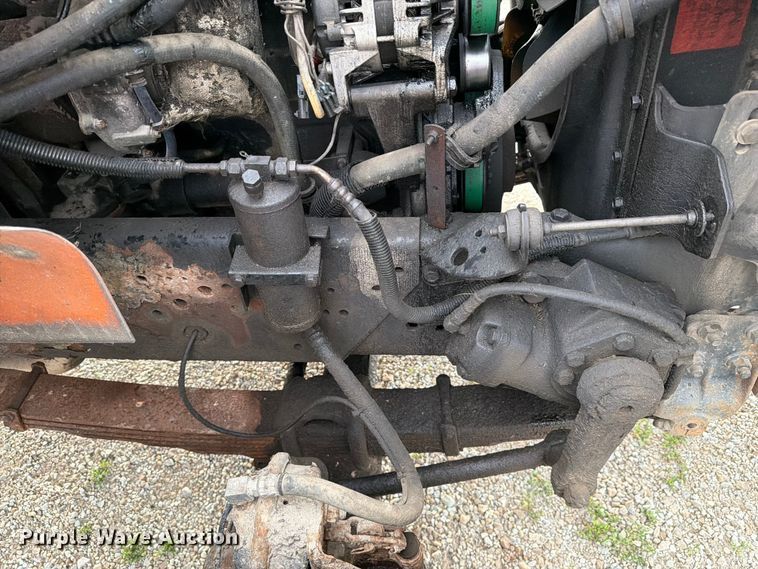 image for item FC3124 2002 International F-4900 truck cab and chassis