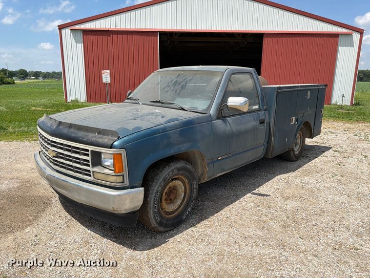 1992 Chevrolet C2500 utility bed pickup truck