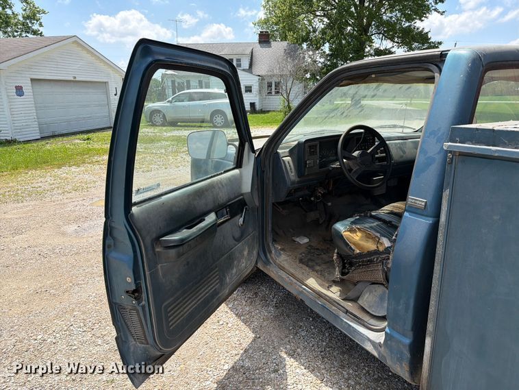 image for item FC3127 1992 Chevrolet C2500 utility bed pickup truck