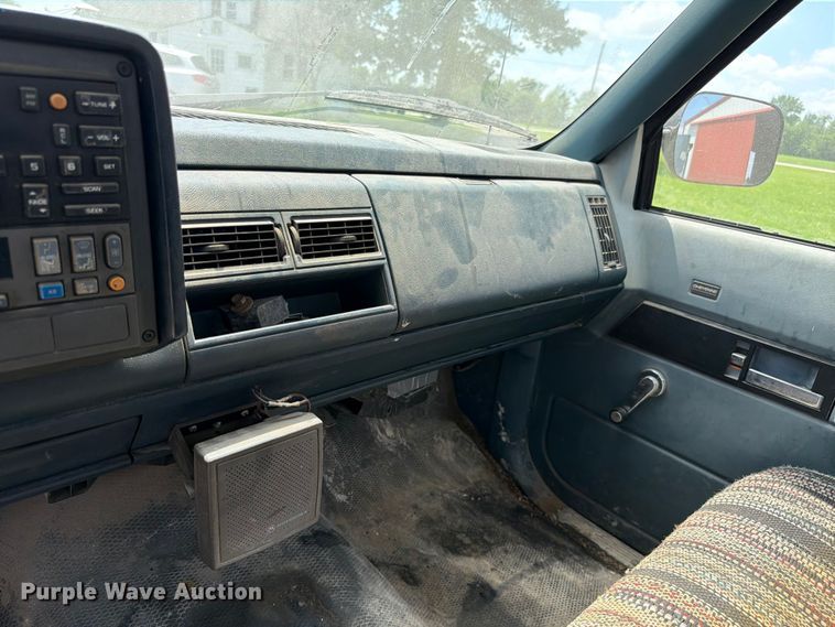 image for item FC3127 1992 Chevrolet C2500 utility bed pickup truck