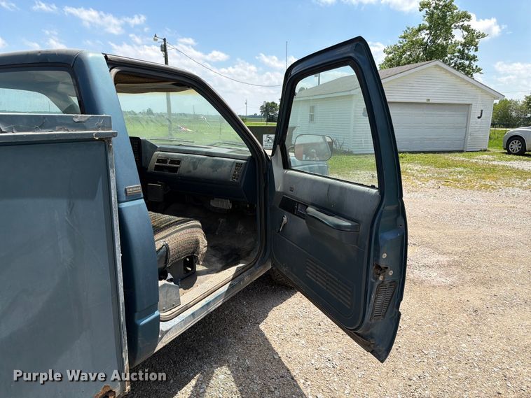 image for item FC3127 1992 Chevrolet C2500 utility bed pickup truck
