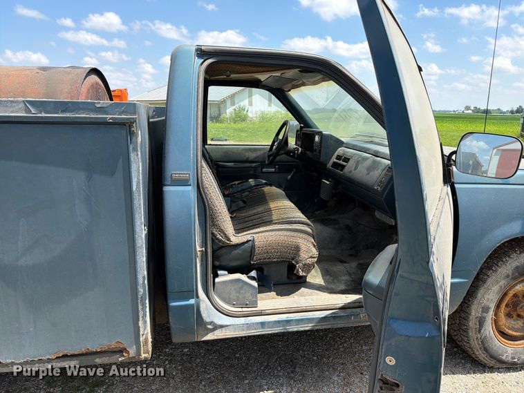 image for item FC3127 1992 Chevrolet C2500 utility bed pickup truck