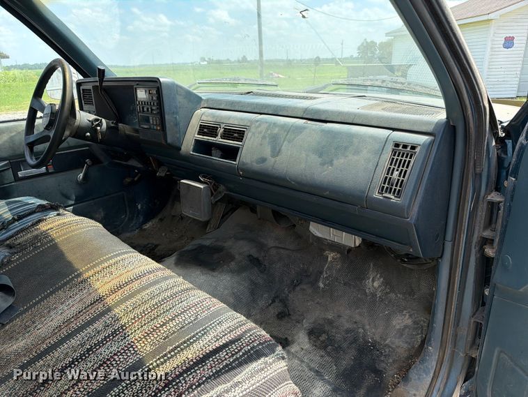 image for item FC3127 1992 Chevrolet C2500 utility bed pickup truck