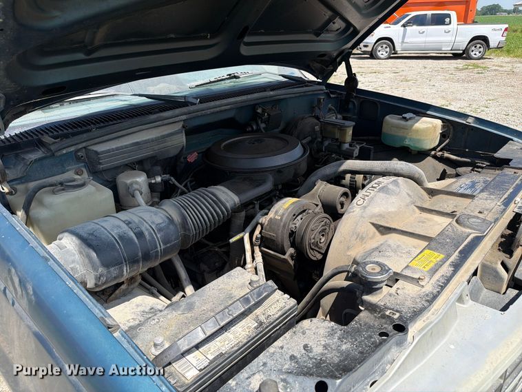 image for item FC3127 1992 Chevrolet C2500 utility bed pickup truck
