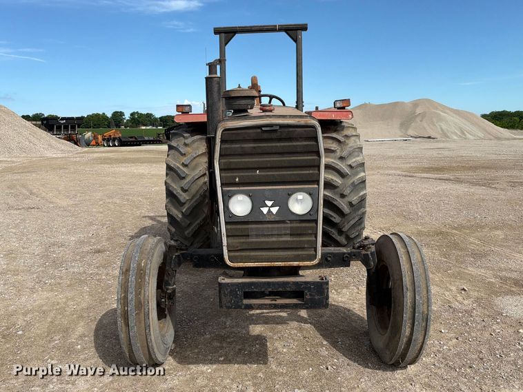 image for item FC3132 1996 Massey Ferguson MF261 tractor