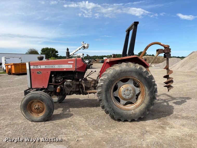 image for item FC3132 1996 Massey Ferguson MF261 tractor