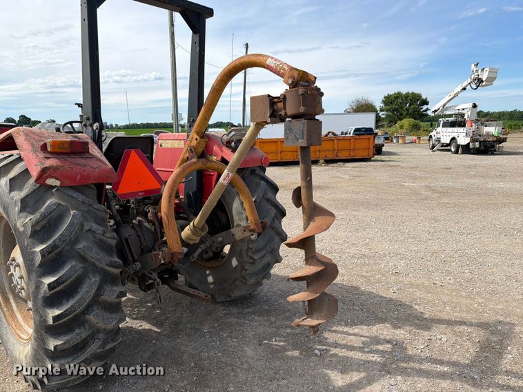 image for item FC3132 1996 Massey Ferguson MF261 tractor
