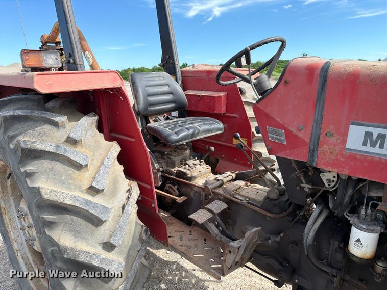 image for item FC3132 1996 Massey Ferguson MF261 tractor