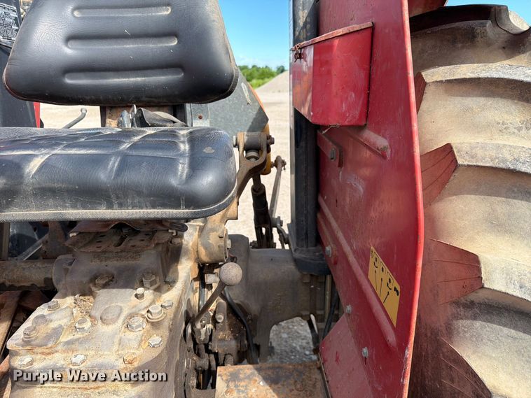 image for item FC3132 1996 Massey Ferguson MF261 tractor