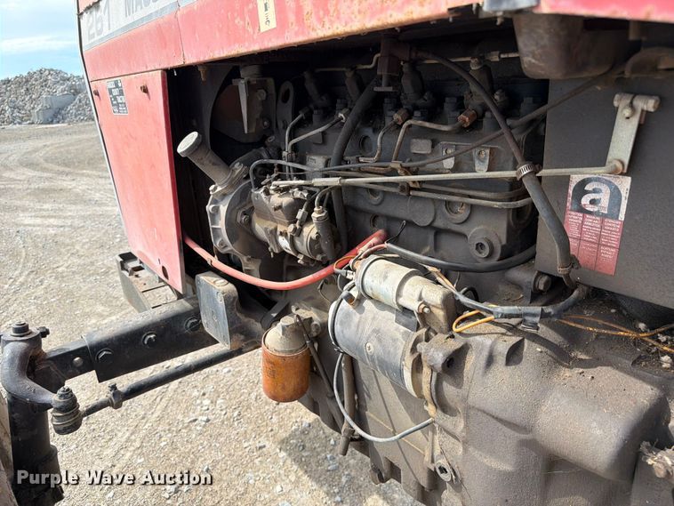 image for item FC3132 1996 Massey Ferguson MF261 tractor