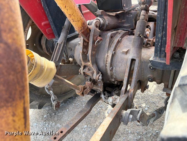 image for item FC3132 1996 Massey Ferguson MF261 tractor