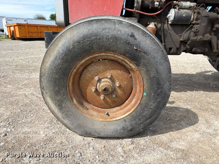 image for item FC3132 1996 Massey Ferguson MF261 tractor