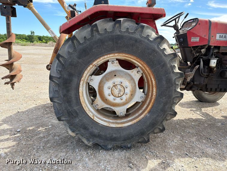 image for item FC3132 1996 Massey Ferguson MF261 tractor