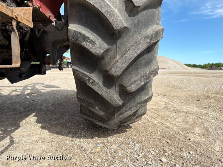 image for item FC3132 1996 Massey Ferguson MF261 tractor