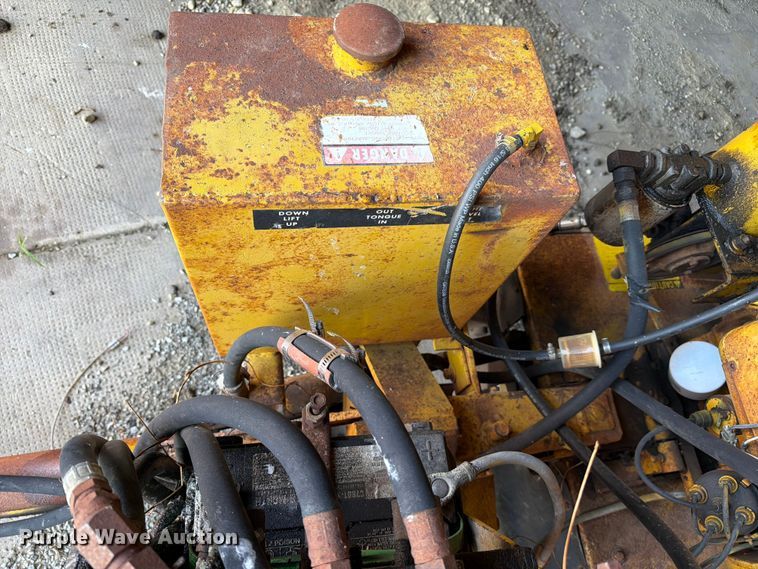 image for item FC3133 Vermeer 630A stump grinder