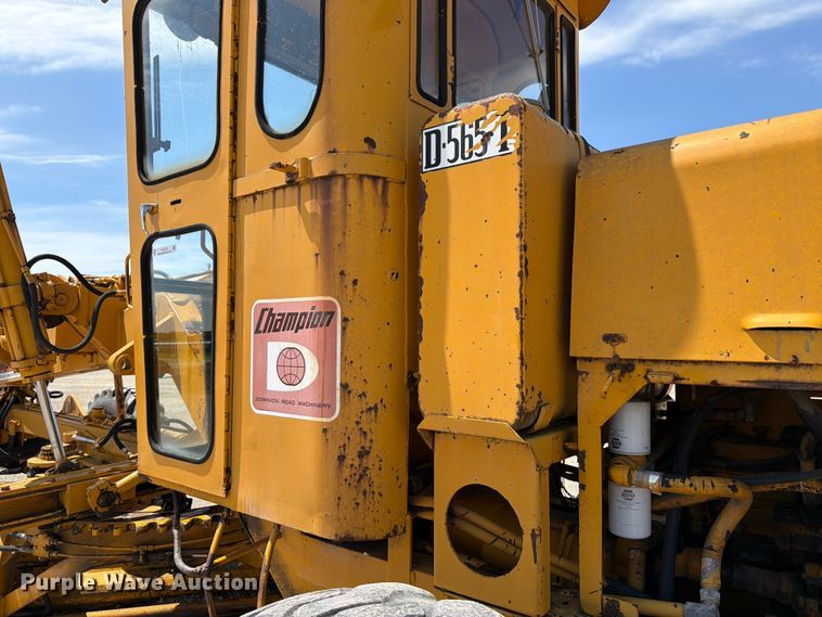 image for item FC3135 1984 Champion D-565T motor grader