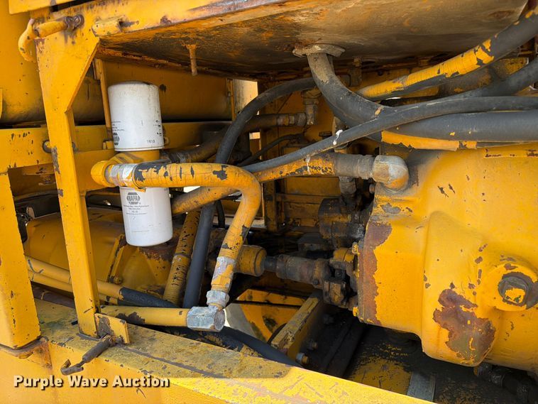 image for item FC3135 1984 Champion D-565T motor grader