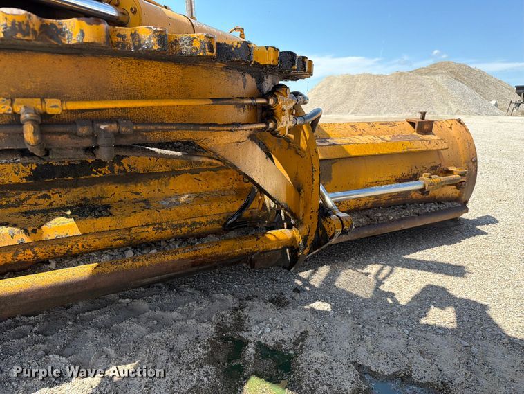image for item FC3135 1984 Champion D-565T motor grader