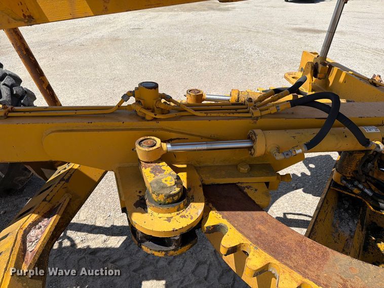 image for item FC3135 1984 Champion D-565T motor grader