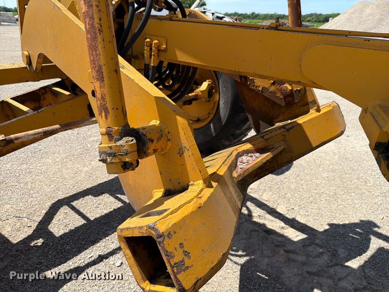 image for item FC3135 1984 Champion D-565T motor grader