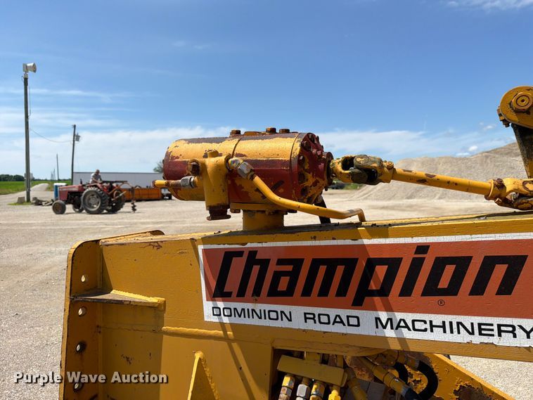 image for item FC3135 1984 Champion D-565T motor grader