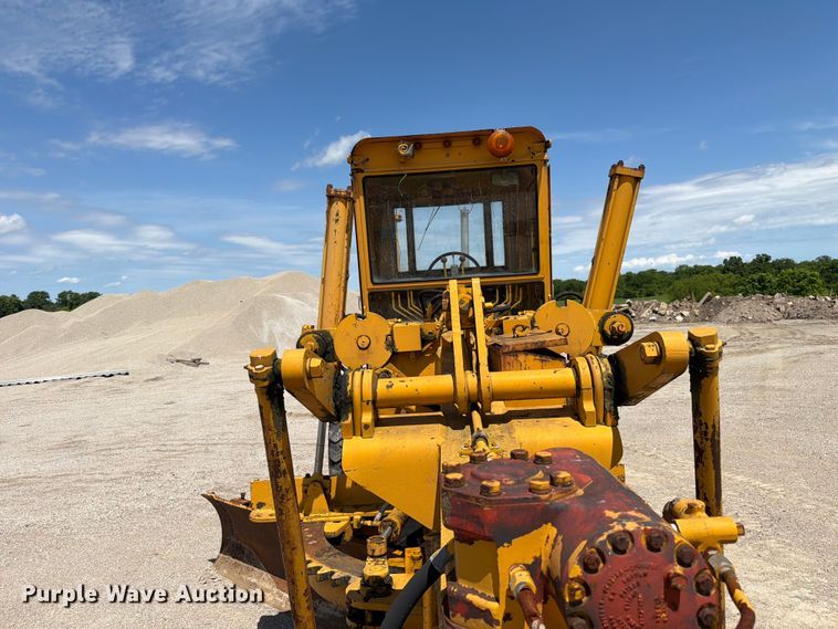 image for item FC3135 1984 Champion D-565T motor grader