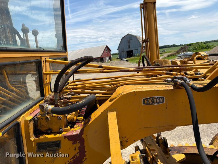 image for item FC3135 1984 Champion D-565T motor grader