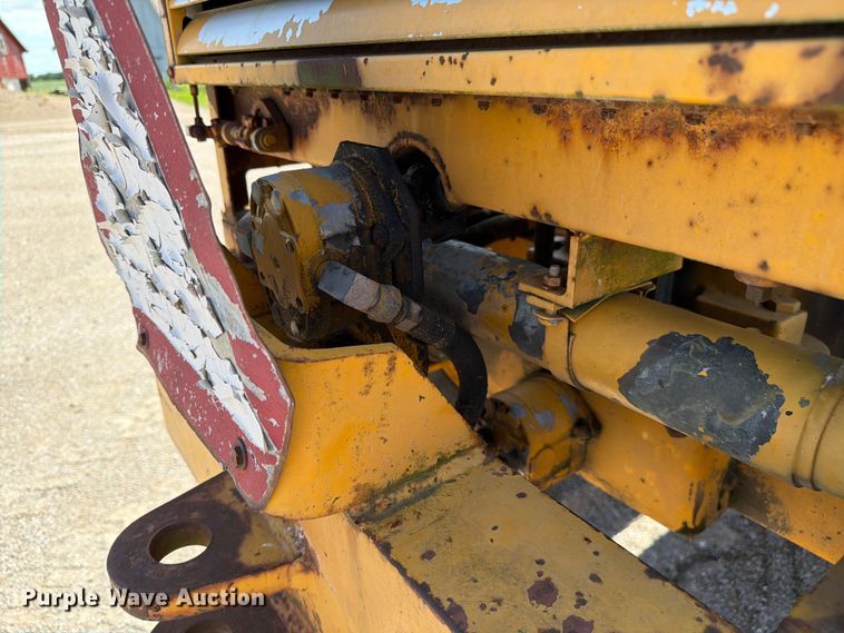 image for item FC3135 1984 Champion D-565T motor grader