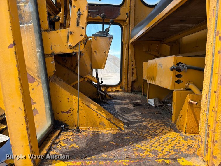image for item FC3135 1984 Champion D-565T motor grader