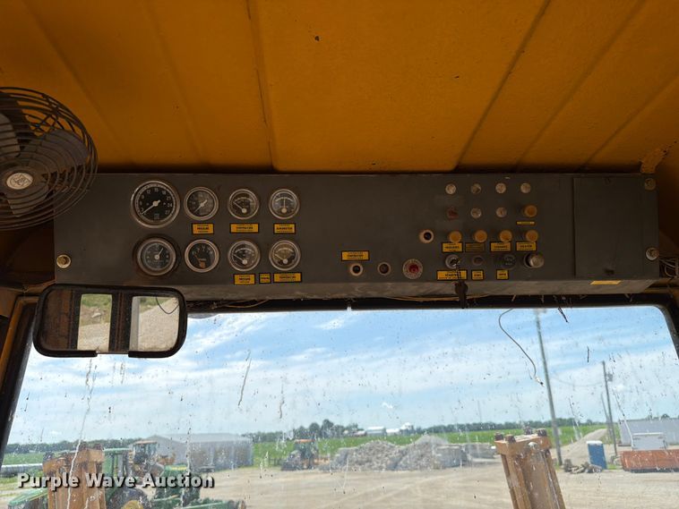 image for item FC3135 1984 Champion D-565T motor grader