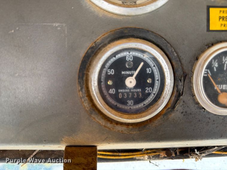 image for item FC3135 1984 Champion D-565T motor grader