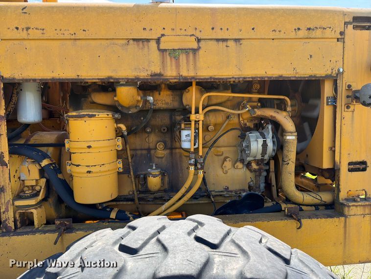 image for item FC3135 1984 Champion D-565T motor grader