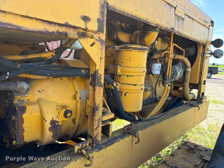 image for item FC3135 1984 Champion D-565T motor grader