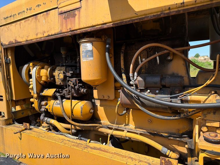 image for item FC3135 1984 Champion D-565T motor grader