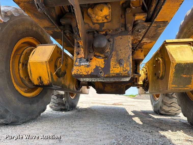 image for item FC3135 1984 Champion D-565T motor grader