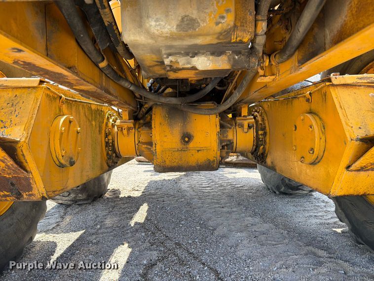 image for item FC3135 1984 Champion D-565T motor grader