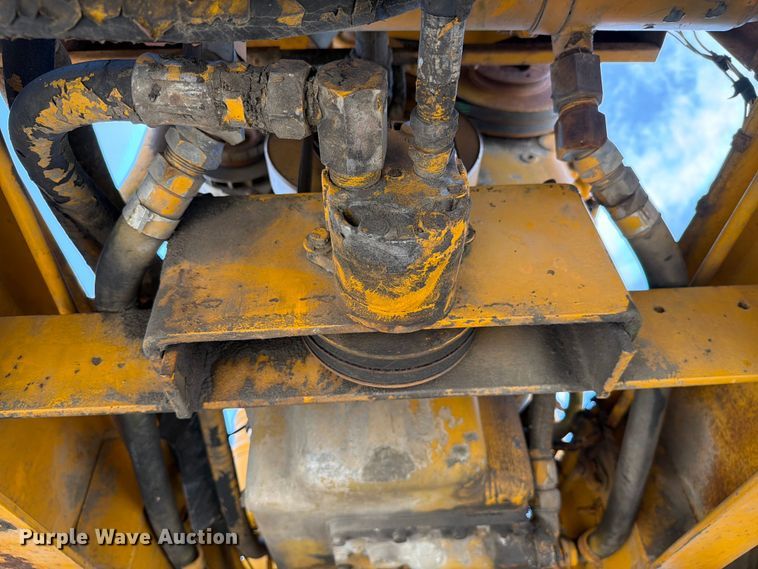 image for item FC3135 1984 Champion D-565T motor grader
