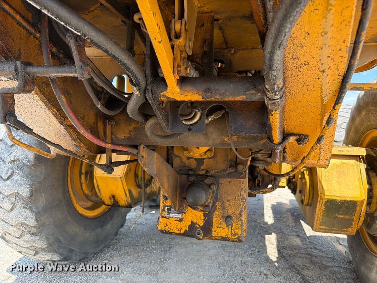 image for item FC3135 1984 Champion D-565T motor grader