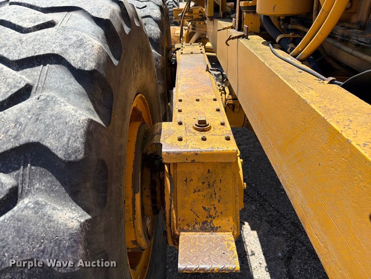 image for item FC3135 1984 Champion D-565T motor grader