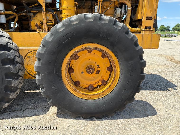 image for item FC3135 1984 Champion D-565T motor grader